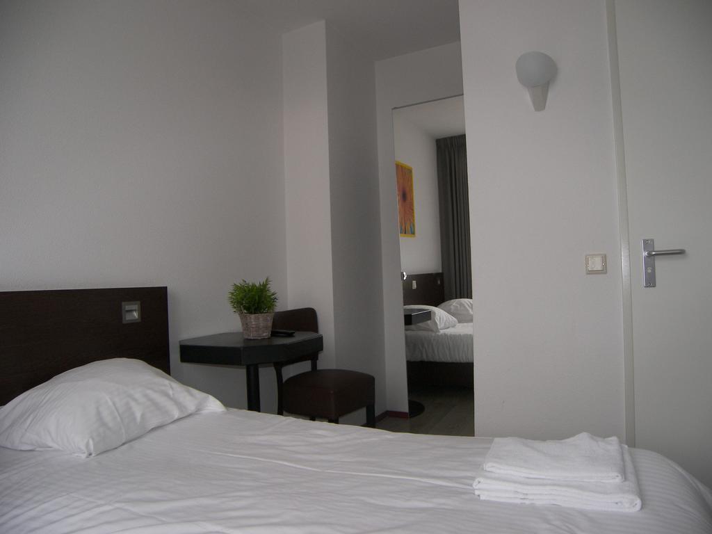Hotel De Markt Valkenswaard Exterior photo